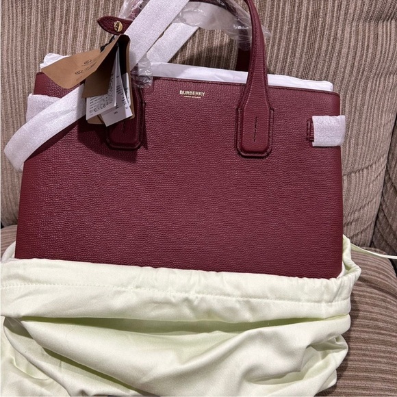 NWT Burberry banner bag merlot - Picture 4 of 5